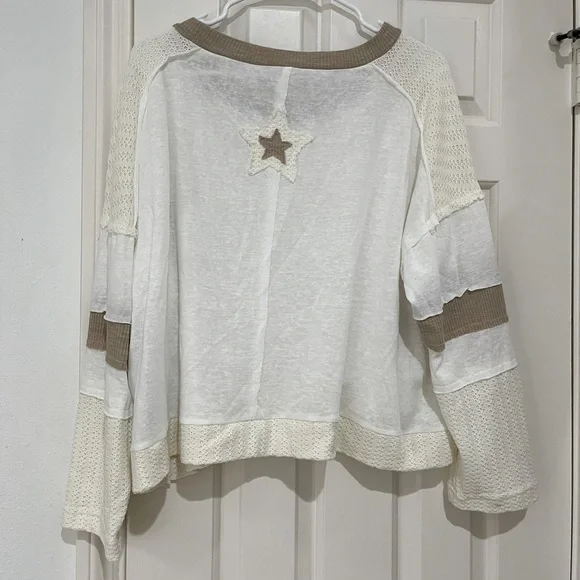 POL Star Cream and Tan Long Sleeve Top - Picture 2 of 4